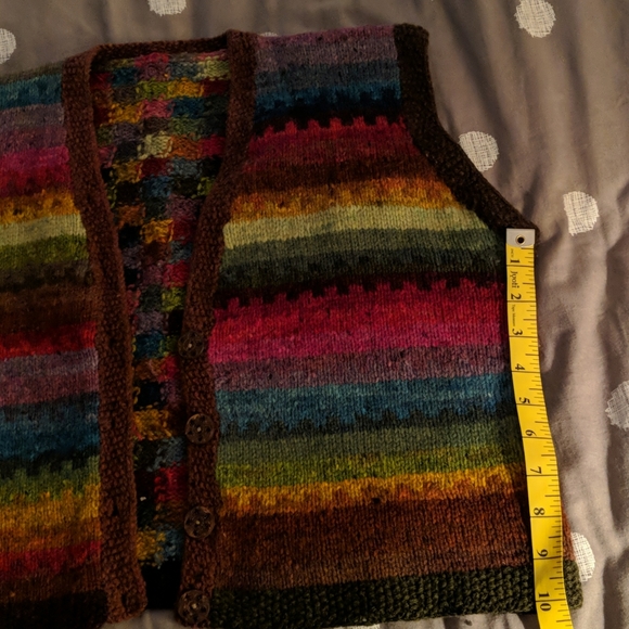 Handknit crop vest - Picture 6 of 6